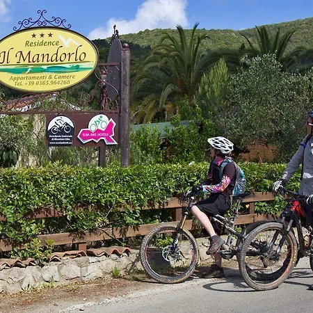 Il Mandorlo 3* Lacona