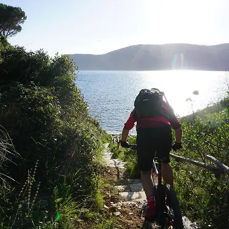 Il Mandorlo アパートホテル ラコナ