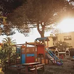 Il Mandorlo מלון דירות 4*