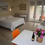 Il Mandorlo מלון דירות 4*