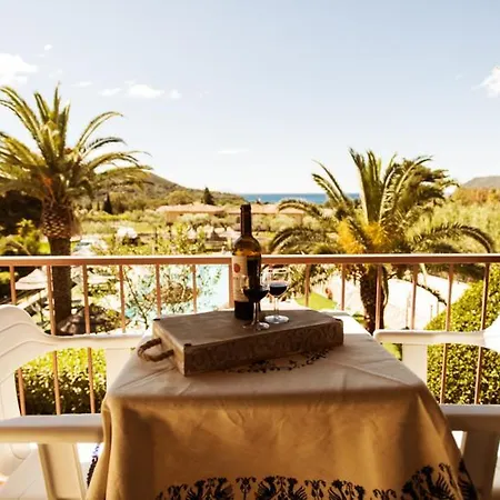 Aparthotel Il Mandorlo 4*